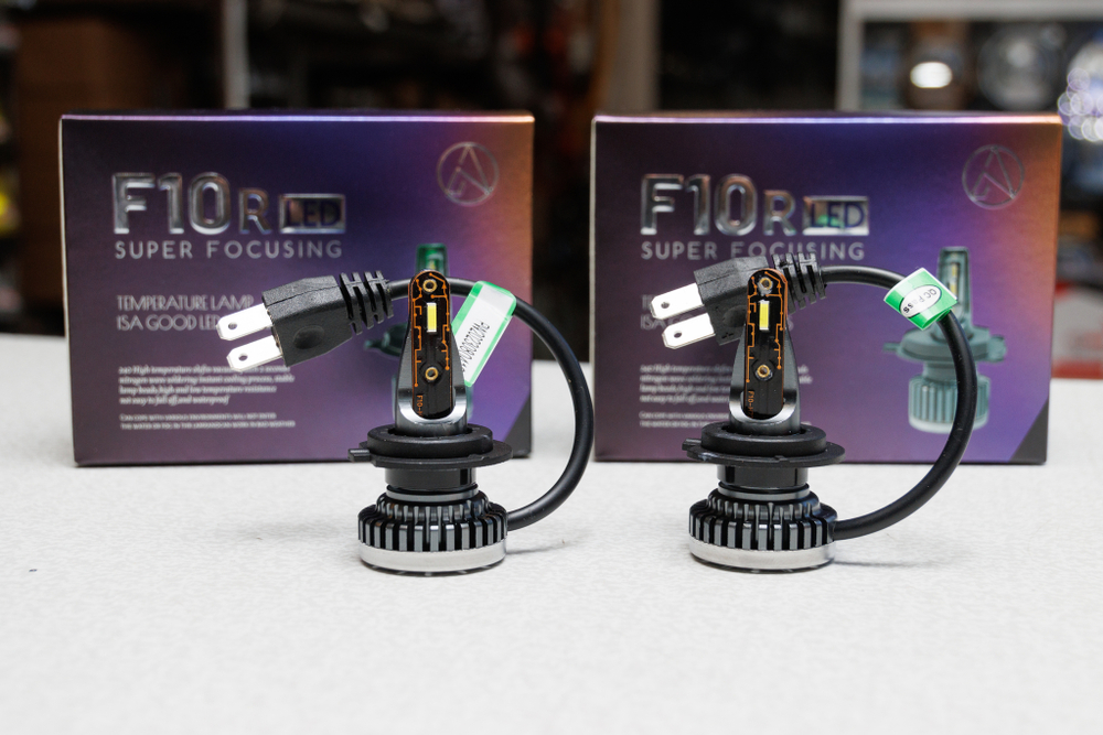 ZMB F10R Led 15W 12-24V H1 H3 H4 H7 H11 HB3 HB4