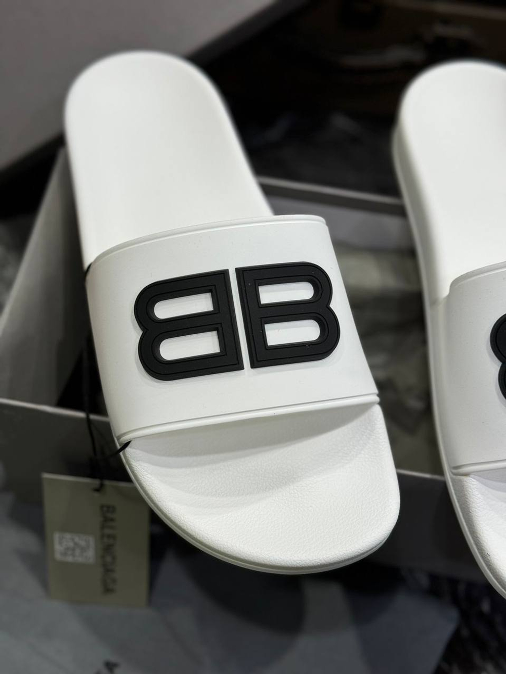 Шлепанцы Balenciaga