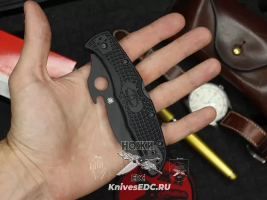 Складной нож Spyderco Matriarch 2 C12SBBK2W c клинком из стали VG-10, рукоять FRN