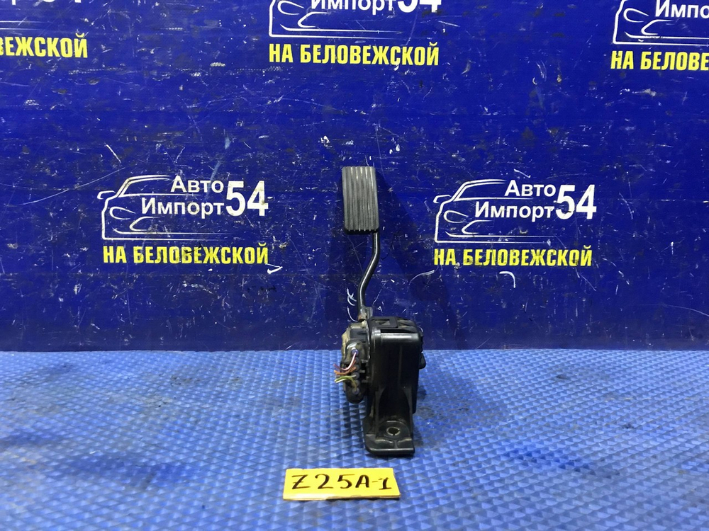 Педаль газа MITSUBISHI COLT 2003