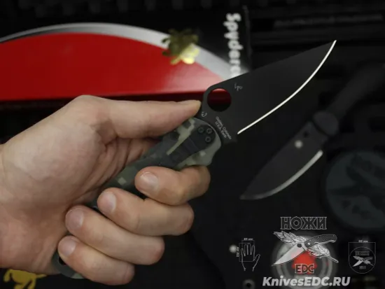 Нож складной Spyderco Paramilitary 2 C81GPCMOBK2 c черным клинком CPM-S45VN, рукоять камо G10