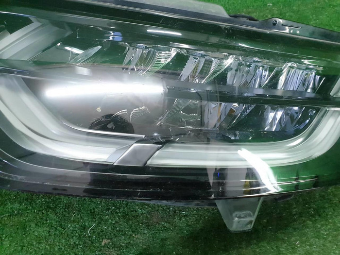 Фара левая Land-Rover Discovery 5 (2016-2021) LED
