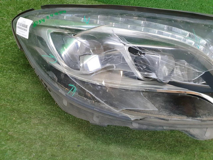 Битая Фара правая Mercedes S W222 (2013-2017) LED