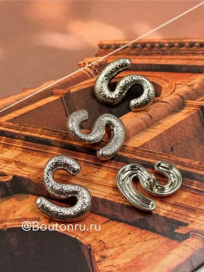 Пуговицы серебристые "S" Скиап.