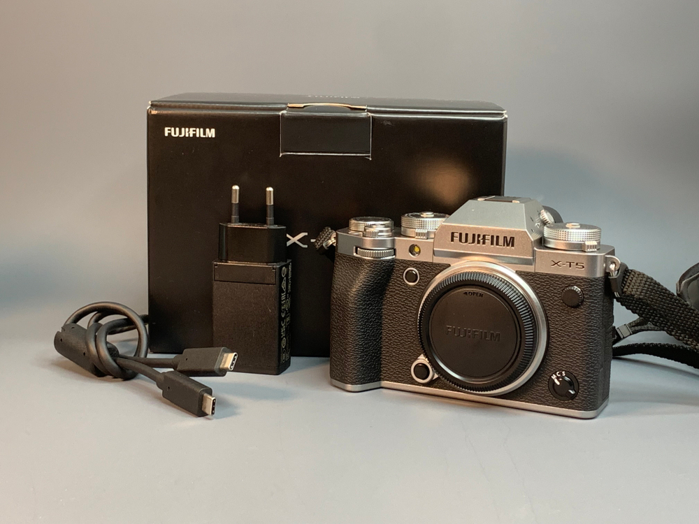 Fujifilm X-T5 80 кадров