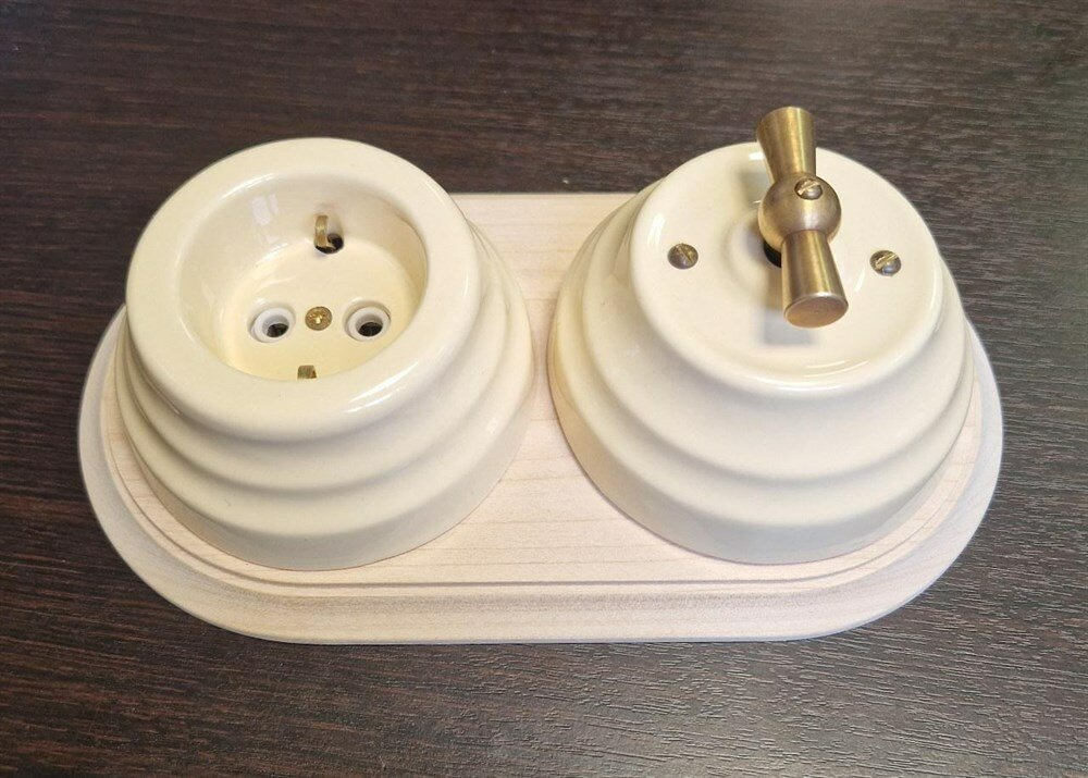 Розетка ретро керамическая Астория, слоновая кость, INTERIOR ELECTRIC РСЗКАС.1.03