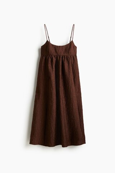 Жаккардовое платье на бретелях — длина миди - H&M