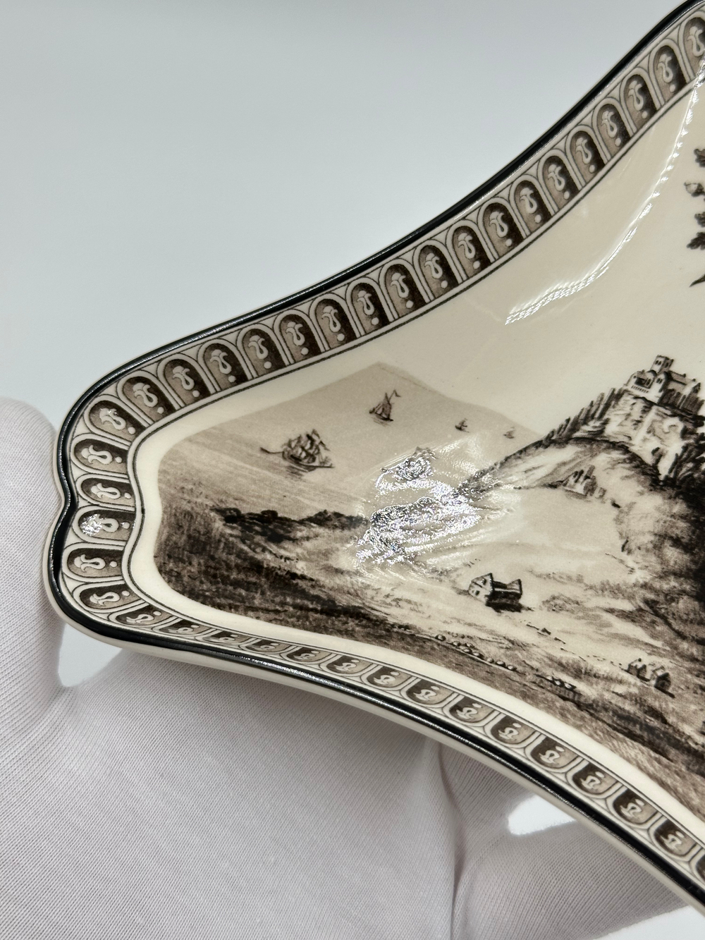 Блюдо Wedgwood «Зелёная лягушка»