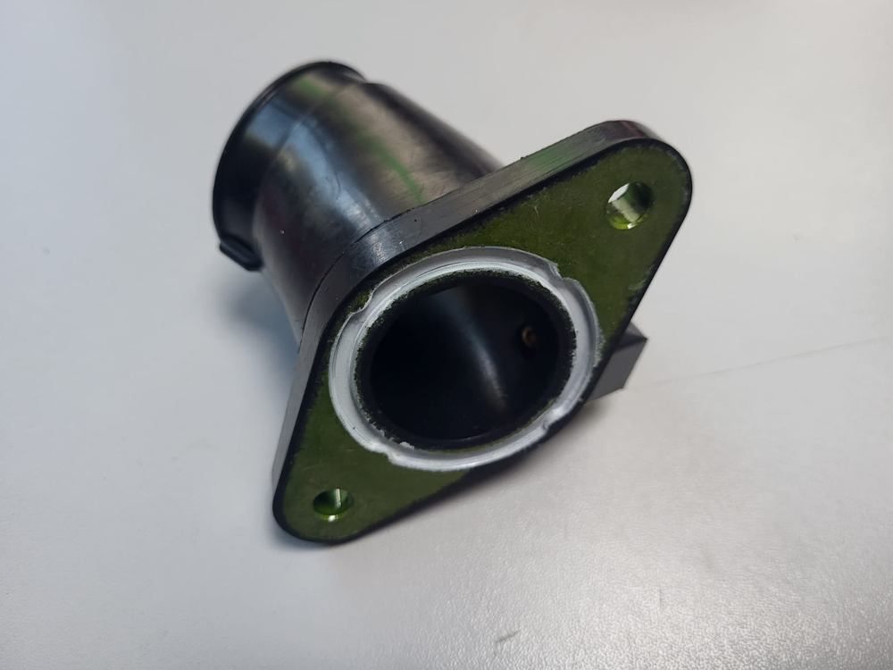 патрубок Yamaha XVS400 Drag Star 4TR-13586-01-00