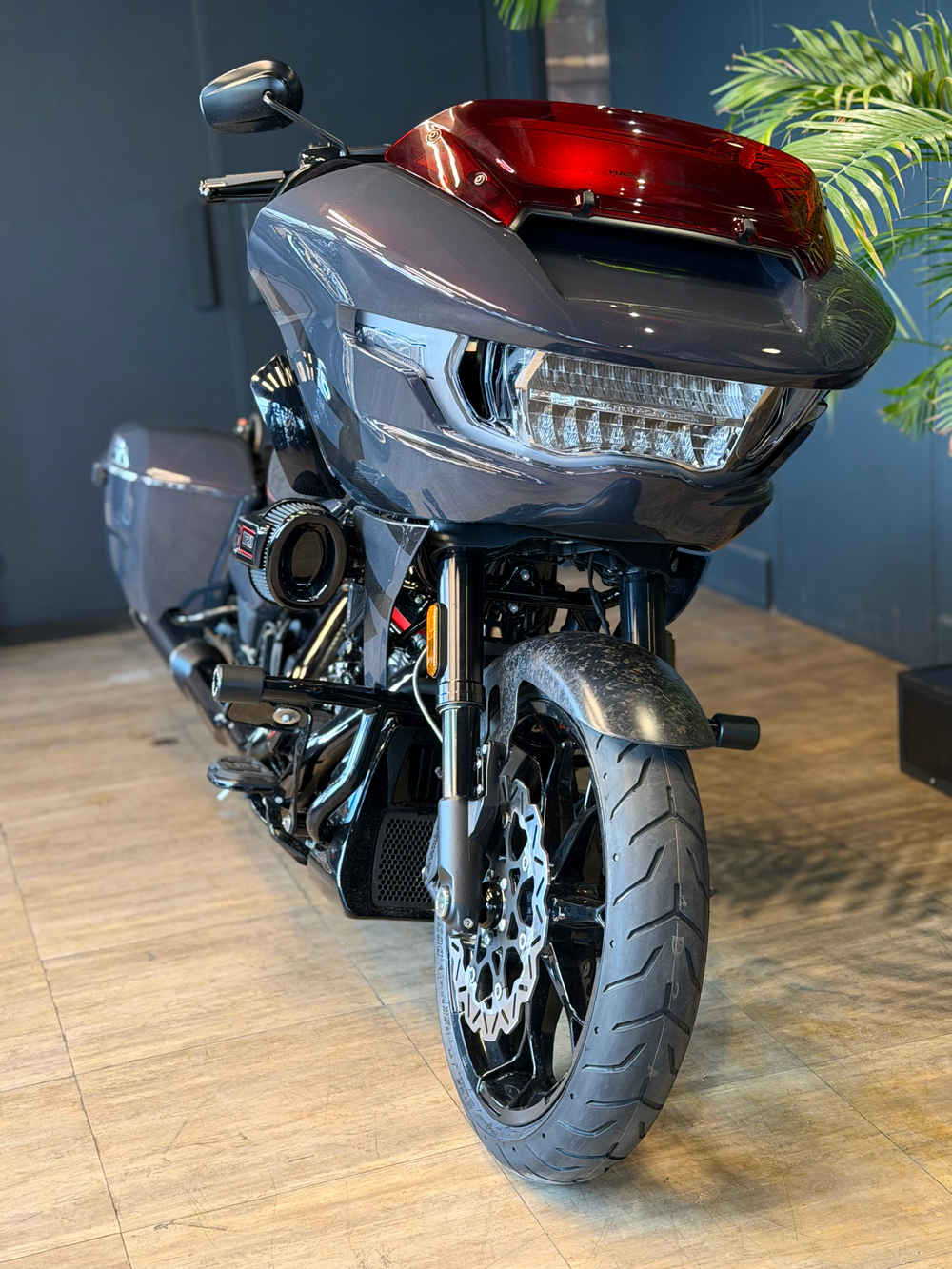 CVO Road Glide ST "Inferno Gray" (2026)
