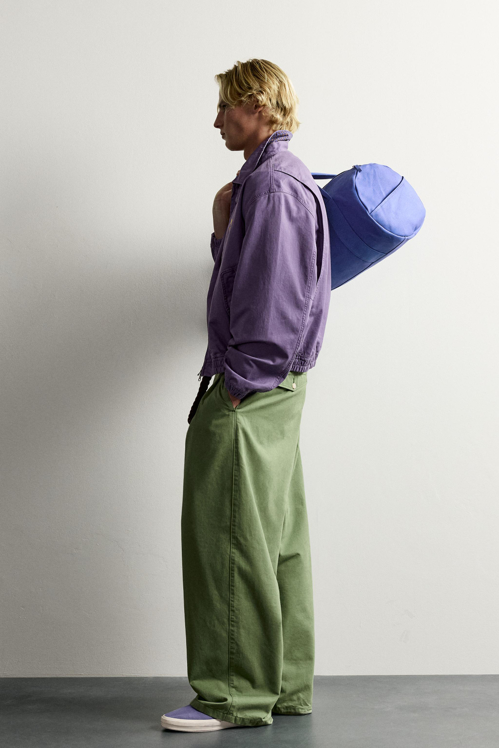 БРЮКИ ЧИНОС СО СКЛАДКАМИ FRUIT OF THE LOOM™ — ZARA