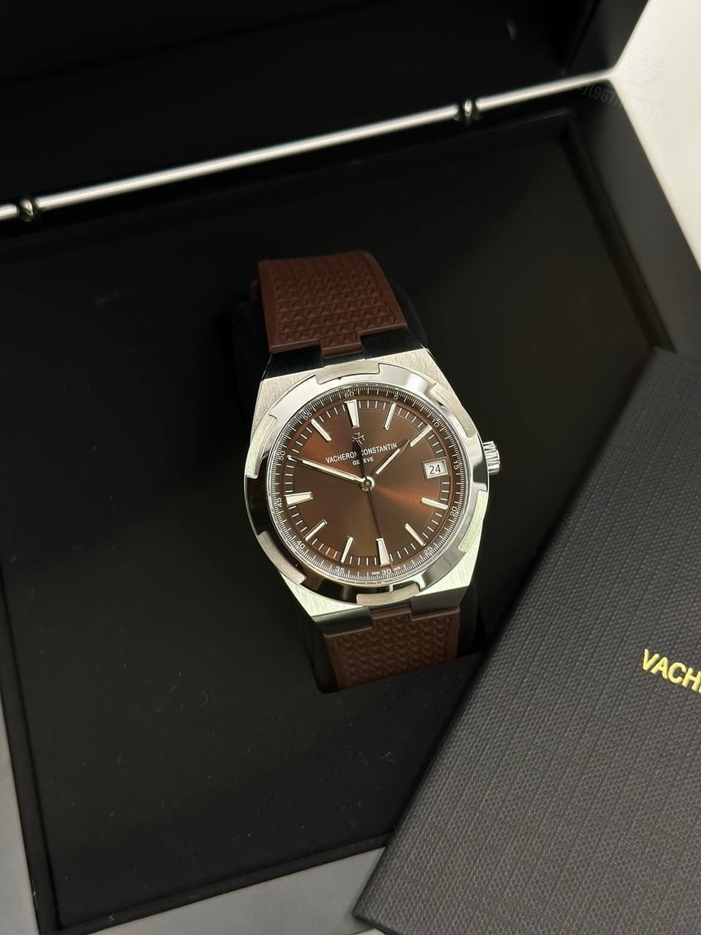 Часы Vacheron Constantin Overseas