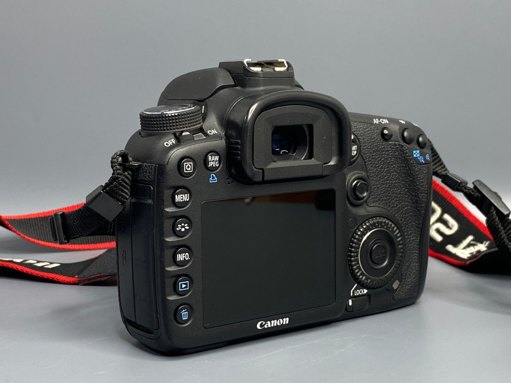 Canon EOS 7D — 42 000 кадров