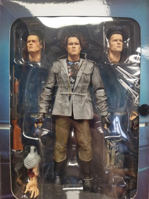 Фигурка NECA Ultimate Terminator: T-800 (Tech Noir)