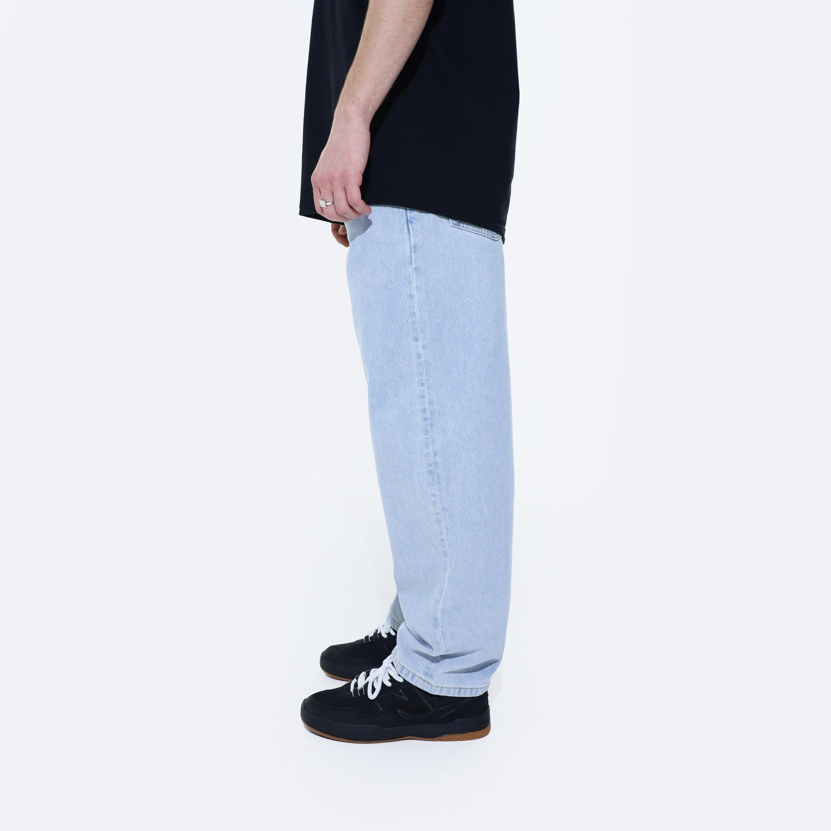 Джинсы Magamaev Bigger M jeans SS24 (blue/bleached) артикул: - купить в магазине Дайс