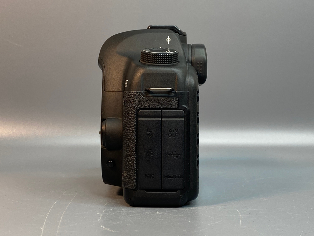Canon EOS 5D Mark II 14.500 кадров