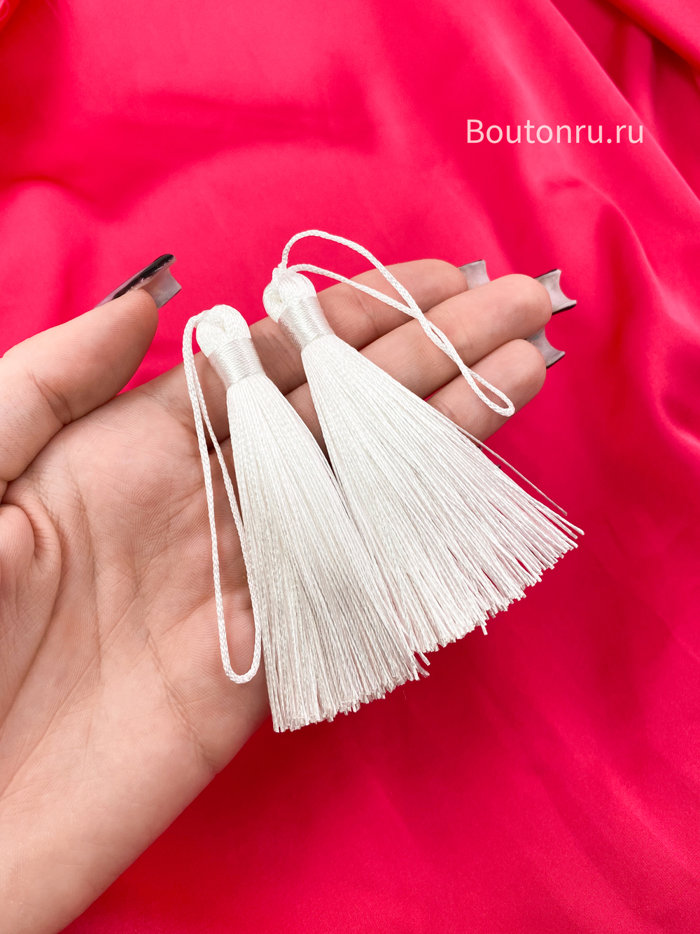 Кисточка для штор белая 9 см