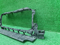 Кронштейн решетки радиатора Mercedes G W463 18-24
