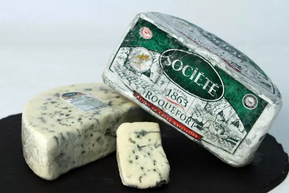 АКЦИЯ! Сыр Roquefort Рокфор,полголовы 1,5 кг