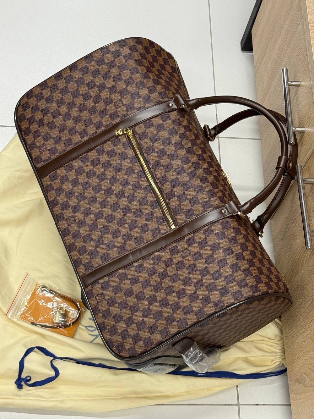 Дорожная сумка Louis Vuitton Neo Eole