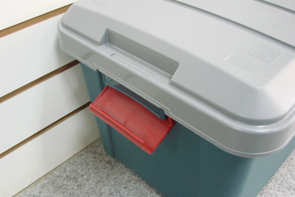 Экспедиционный ящик IRIS RV BOX 600 COVER c разделителем и крышкой, 60 л