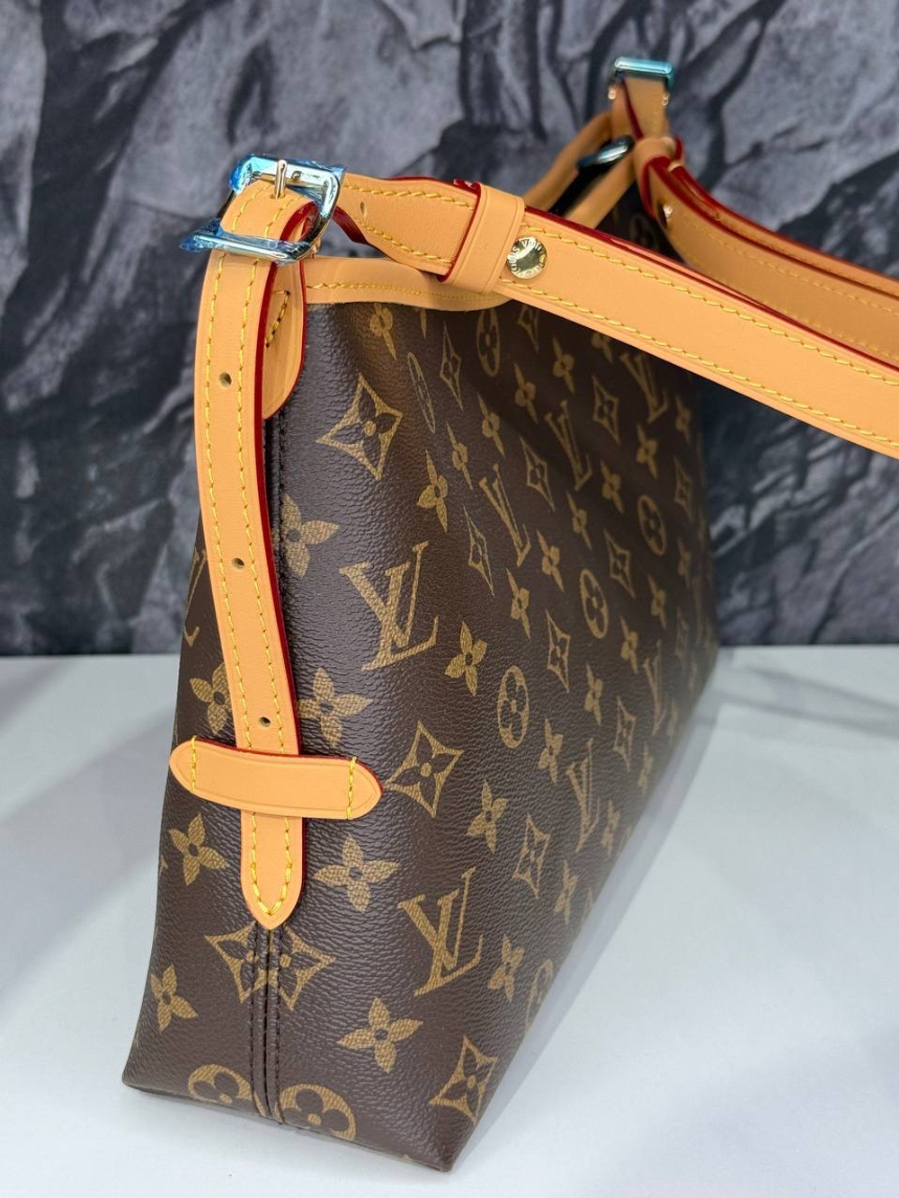 Сумка Louis Vuitton