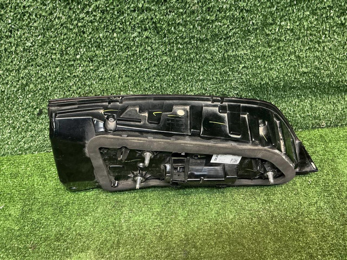 Фонарь правый внутренний BMW X5 G05 (2018-2023)