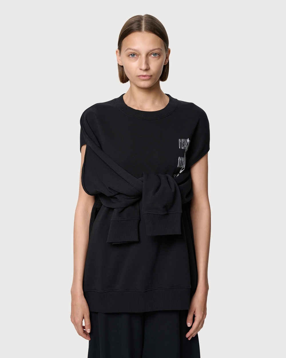 MM6 MAISON MARGIELA СВИТШОТ-ТРАНСФОРМЕР ЖЕНСКИЙ С ЛОГОТИПОМ БРЕНДА ЧЕРНЫЙ