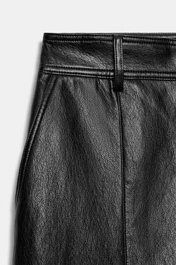 ZARA БРЮКИ ПРЯМОГО КРОЯ ИЗ ИСКУССТВЕННОЙ КОЖИ, ЧЕРНЫЙ
