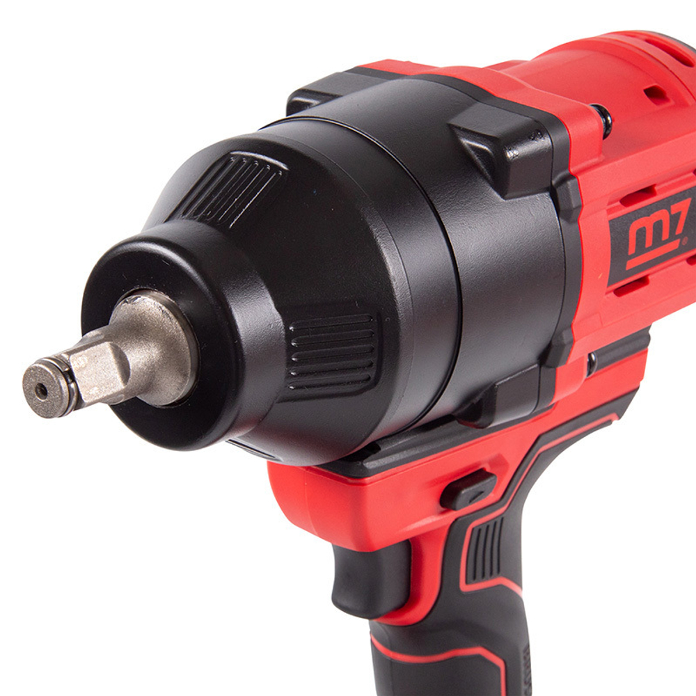 MIGHTY SEVEN (DW-402AL) Гайковерт аккумуляторный ударный 1/2", 1700 Нм, 18 В, кейс, в комплекте фонарь