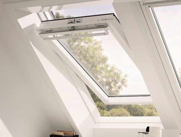 VELUX PREMIUM - Полиуретановые мансардное окно, ручка сверху GGU