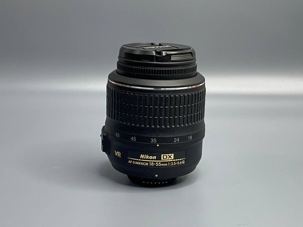Nikon D5200 + Kit 18-55mm 10 420 кадров