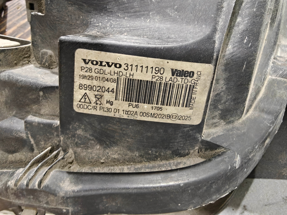 Фара левая ксенон Volvo XC90 1 02-14 Б/У Оригинал 31111190