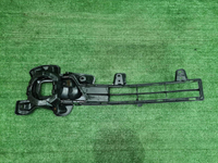 Накладка ПТФ левая Toyota Land Cruiser 200 (15-21)