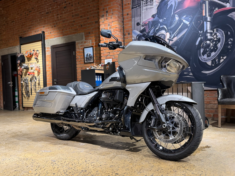 Harley-Davidson CVO Road Glide, 2023 (c НДС)