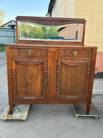 Старинный комод с зеркалом