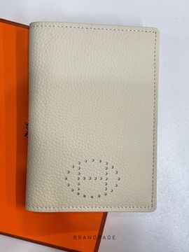Обложка для паспорта молочно-белая от Hermès BP5-166005