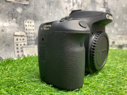Canon EOS 90D 10.100 кадров