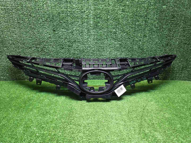 Решетка радиатора Toyota Camry xv70 (2020-2024)