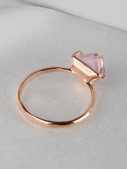 Кольцо Миражи тонкое с розовым кристаллом-кубиком Swarovski