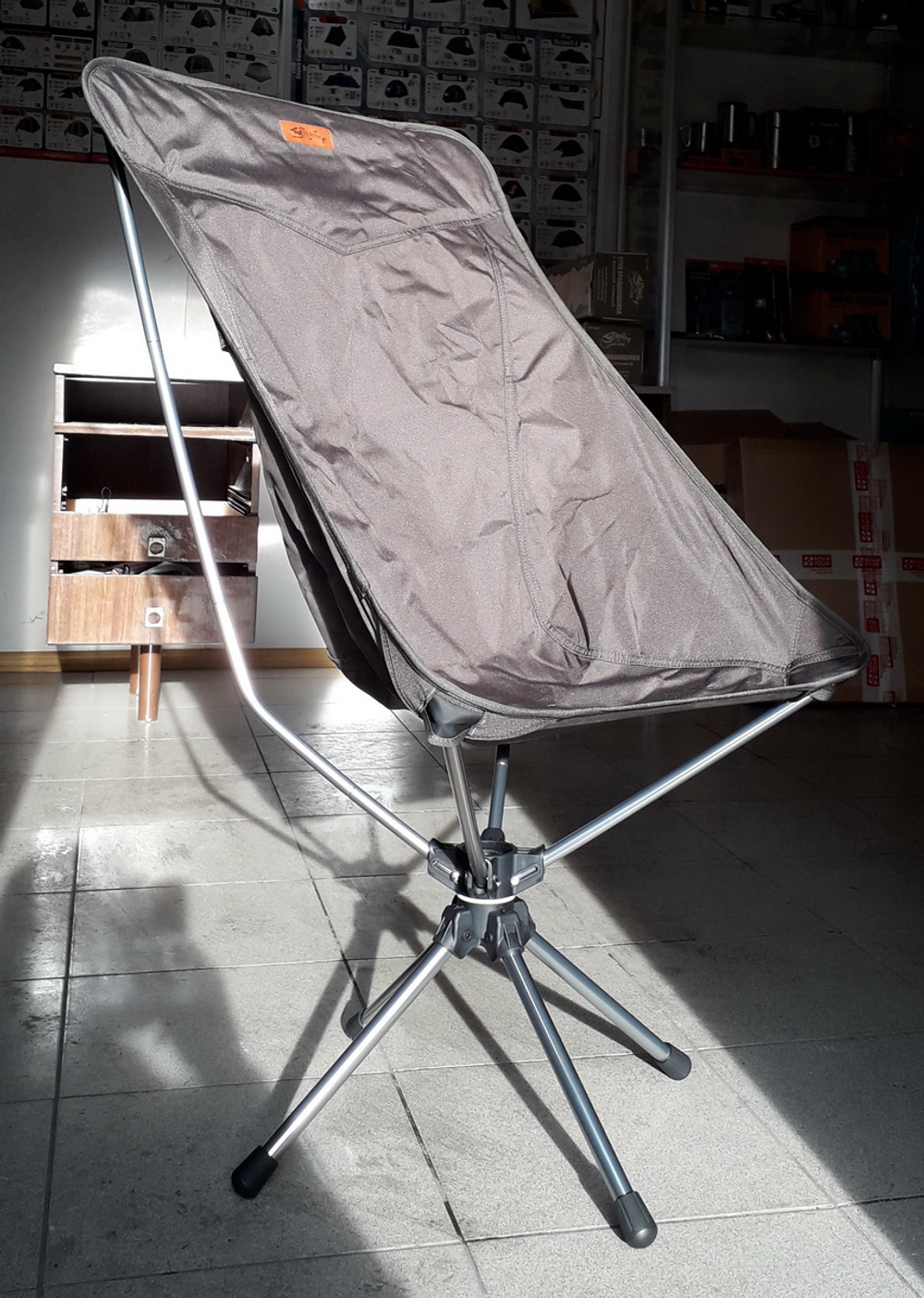 Вращающийся стул с высокой спинкой Tramp TRF-046