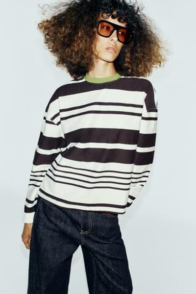 Футболка в полоску с контрастным воротником — ZARA