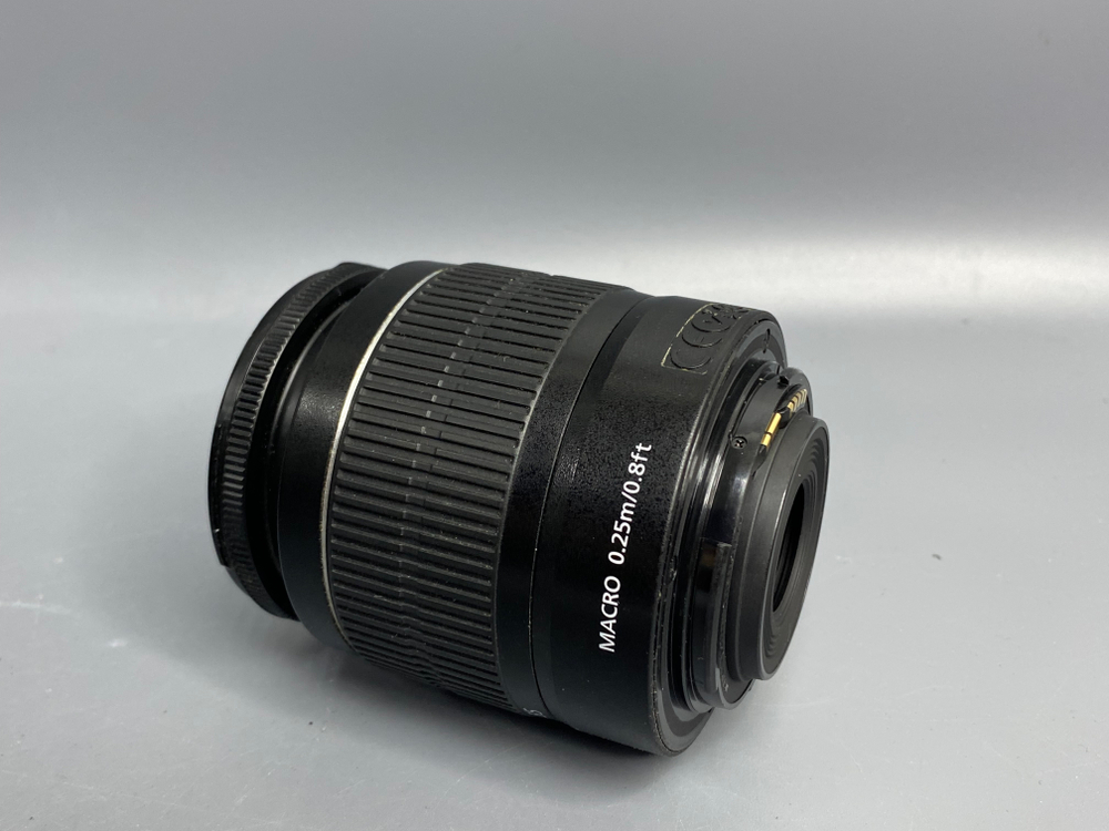 Canon 1200D Kit EF-S 18-55mm 38.000 кадров
