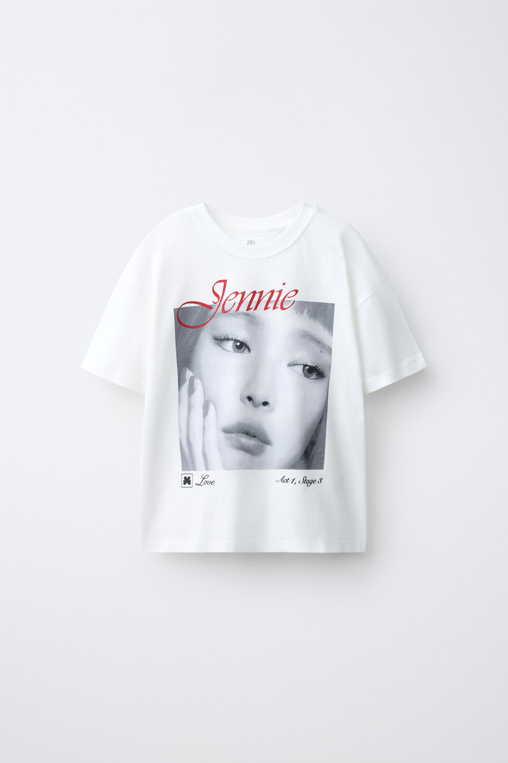 ZARA ФУТБОЛКА С ФОТОПРИНТОМ JENNIE ©™, БЕЛЫЙ