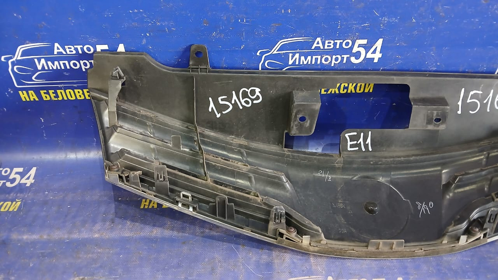 Решетка радиатора NISSAN NOTE 2008-2012