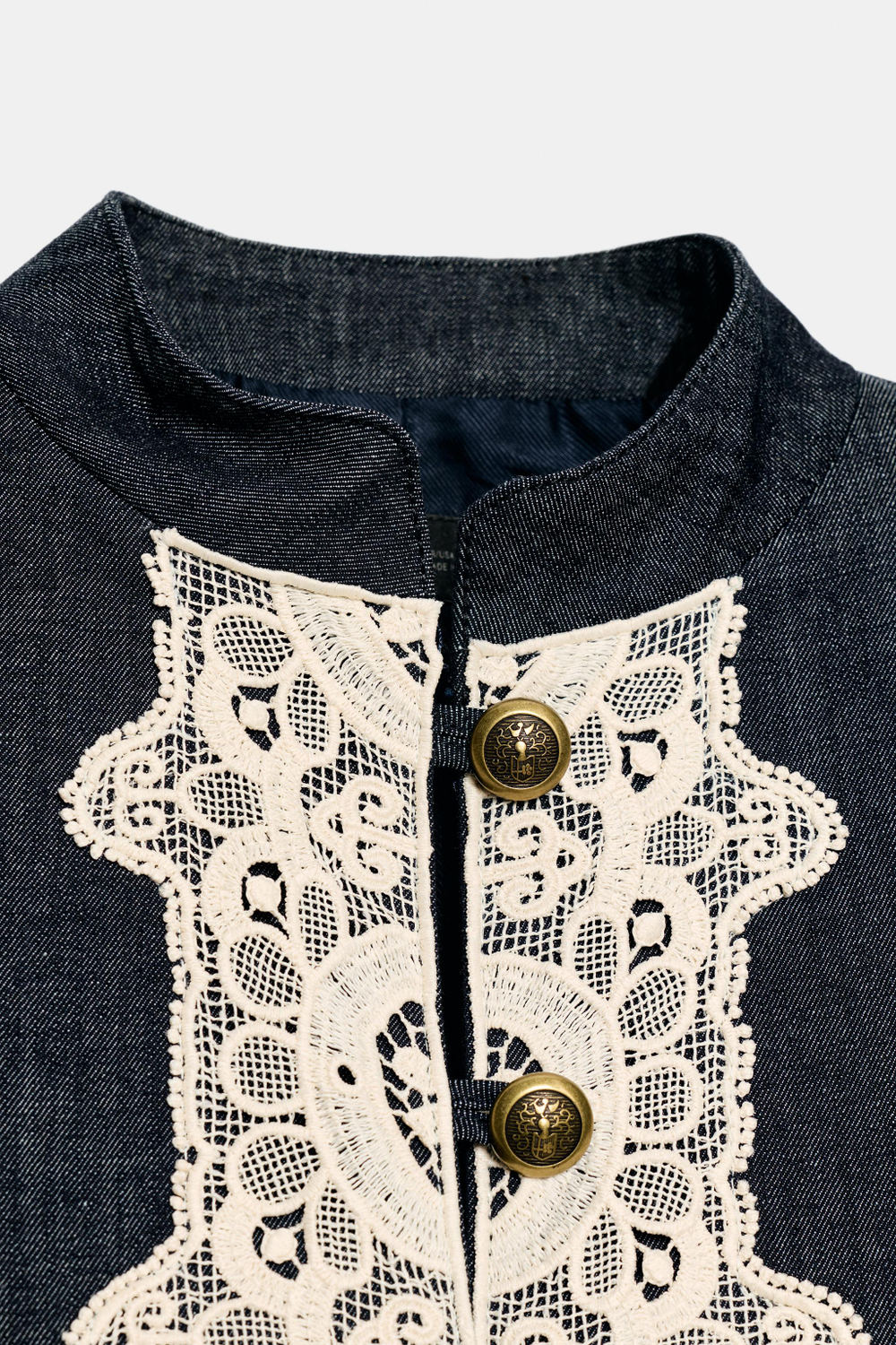 УКОРОЧЕННЫЙ ЖАКЕТ С КРУЖЕВНЫМИ ВСТАВКАМИ — ZARA