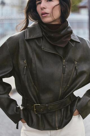 ZARA КУРТКА ИЗ ИСКУССТВЕННОЙ КОЖИ С ПОЯСОМ, ТЕМНЫЙ ХАКИ