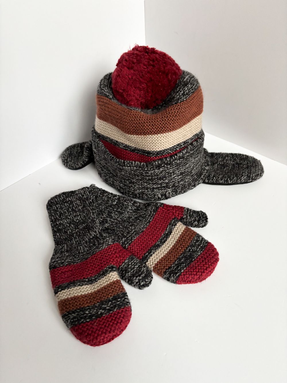 Шерстяная шапка с варежками Gucci, на 4-6 лет