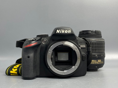 Nikon D3200 kit 18-55mm 3.5-5.6G VR 13.000 кадров